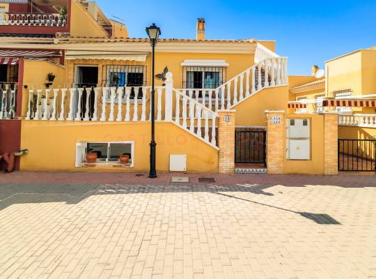Resale - Maison jumelée - Torrevieja - La Siesta - El Salado -  Torreta