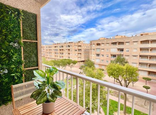 Apartamento - Segunda mano - Guardamar del Segura - CH877