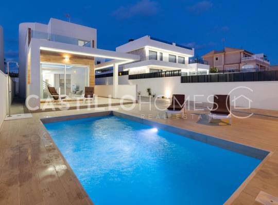 Chalet - Obra nueva - Torrevieja - Aguas Nuevas