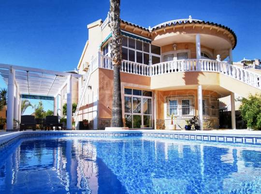 Chalet - Segunda mano - Orihuela Costa - CH922
