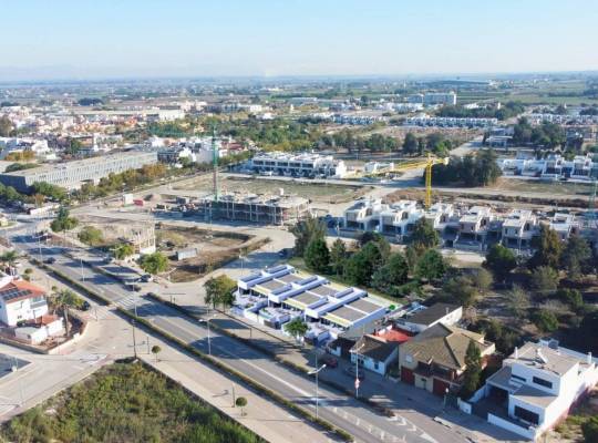 Obra nueva - Casa adosada - Dolores - Sector 3