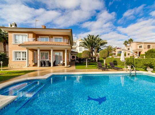 Radhus - Resale - Torrevieja - CH697