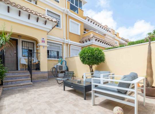 Radhus - Resale - Torrevieja - CH985