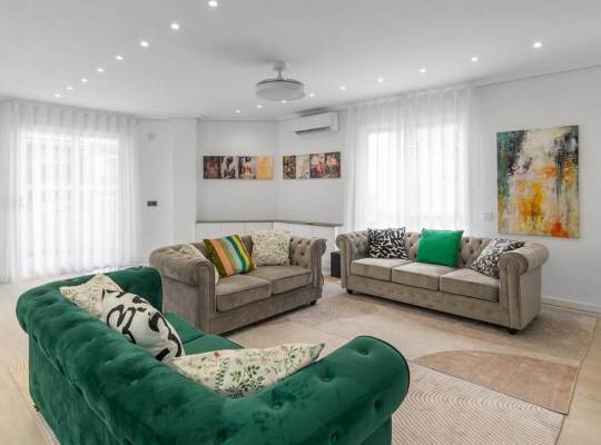 Resale - Apartment - Montesinos