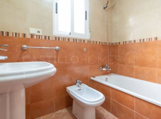 Resale - Apartment - Montesinos