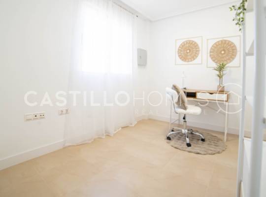 Resale - Apartment - Torrevieja - Centro