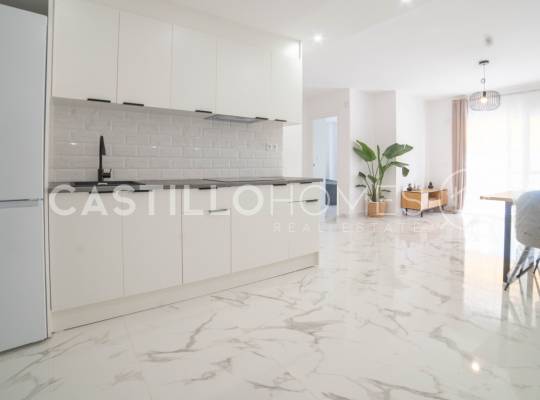 Resale - Apartment - Torrevieja - Centro