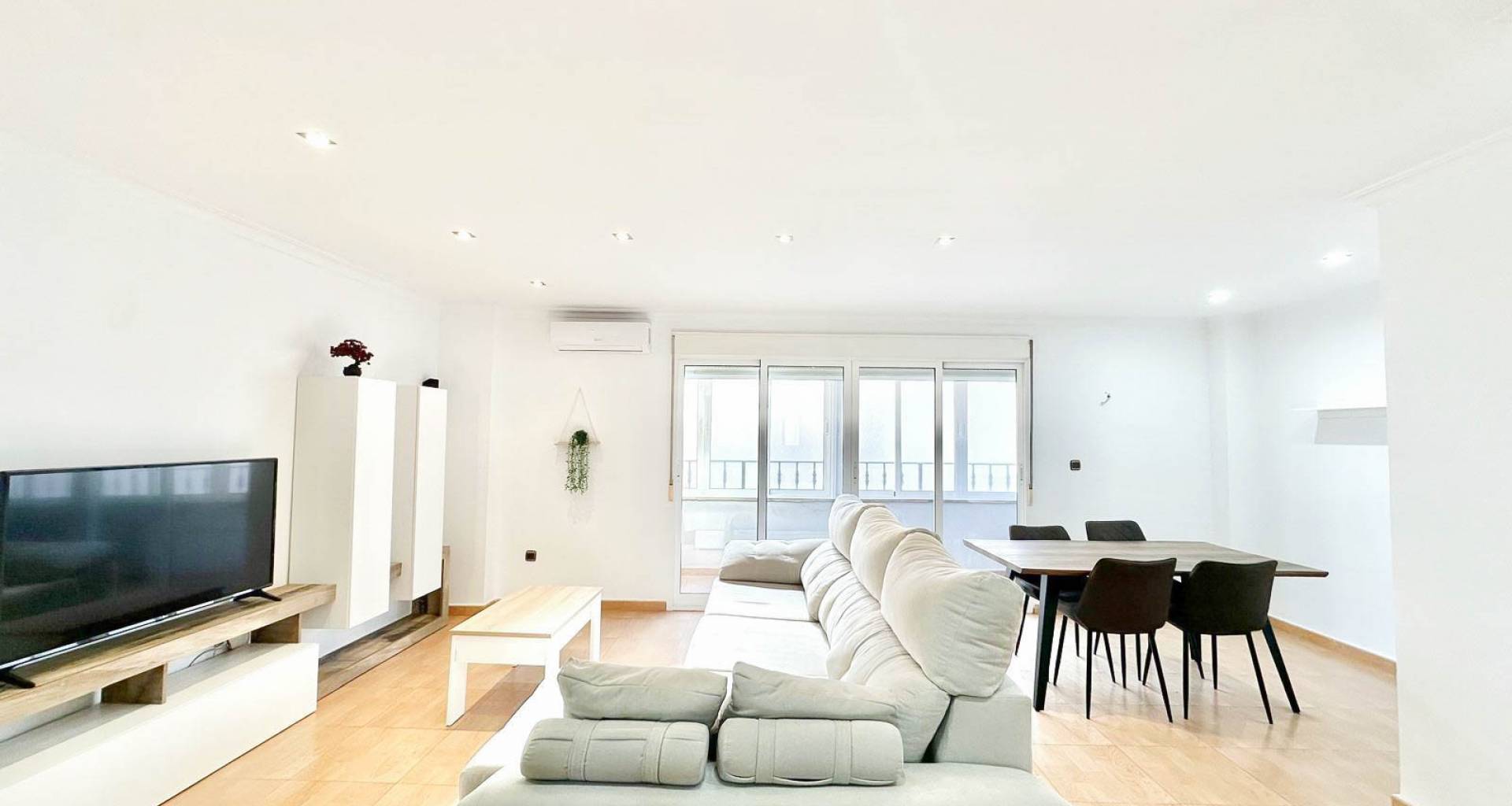 Resale - Apartment - Torrevieja - Centro