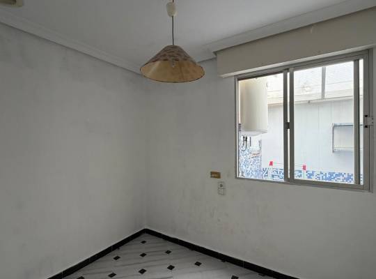 Resale - Apartment - Torrevieja - Centro