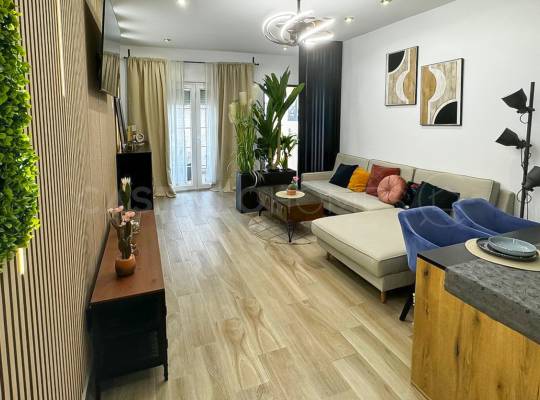 Resale - Apartment - Torrevieja - Centro