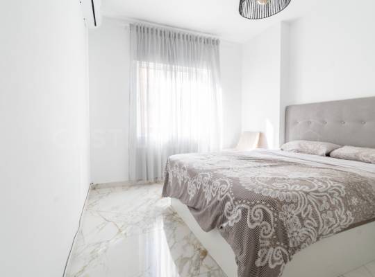 Resale - Apartment - Torrevieja - Centro