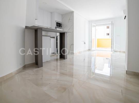 Resale - Apartment - Torrevieja - Centro