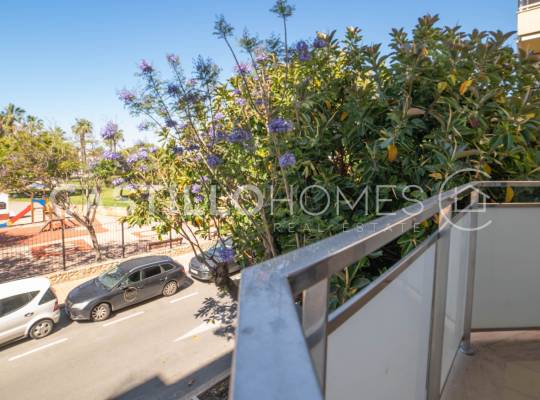 Resale - Apartment - Torrevieja - El acequión