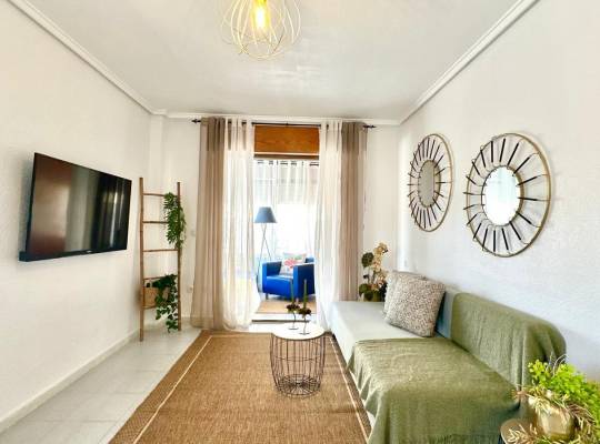 Resale - Apartment - Torrevieja - El Chaparral
