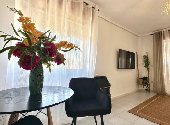 Resale - Apartment - Torrevieja - El Chaparral