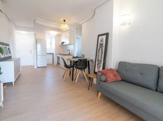 Resale - Apartment - Torrevieja - La Veleta