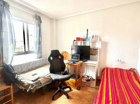 Resale - Apartment - Torrevieja - Parque de las Naciones