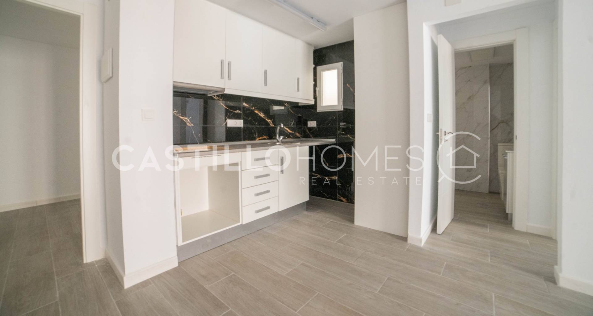 Resale - Apartment - Torrevieja - Parque de las Naciones
