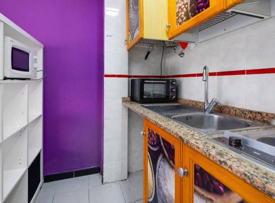 Resale - Apartment - Torrevieja - Playa de los Locos