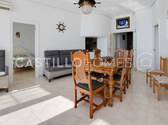 Resale - Apartment - Torrevieja - Playa del Acequión