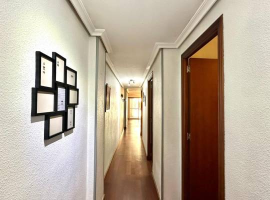 Resale - Apartment - Torrevieja - Playa del Acequión