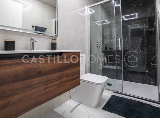 Resale - Apartment - Torrevieja - Playa del Cura