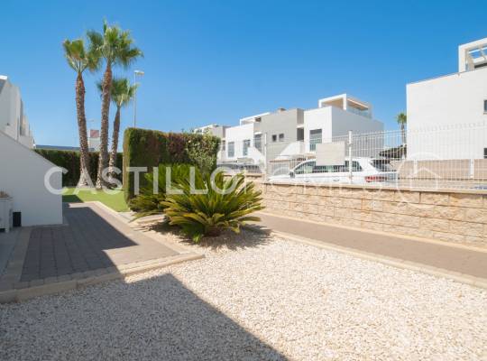 Resale - Bungalow - Orihuela Costa - La Zenia