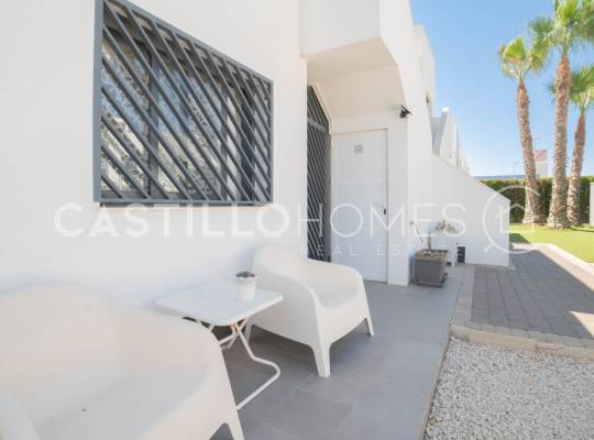 Resale - Bungalow - Orihuela Costa - La Zenia