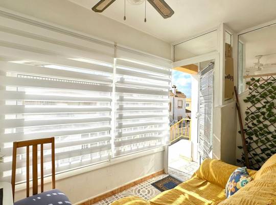 Resale - Bungalow - Torrevieja - La Siesta - El Salado -  Torreta