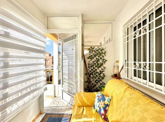 Resale - Bungalow - Torrevieja - La Siesta - El Salado -  Torreta