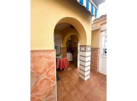 Resale - Bungalow - Torrevieja - Urb. Rosaleda