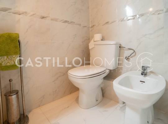 Resale - Lägenhet - Torrevieja - Playa del Cura