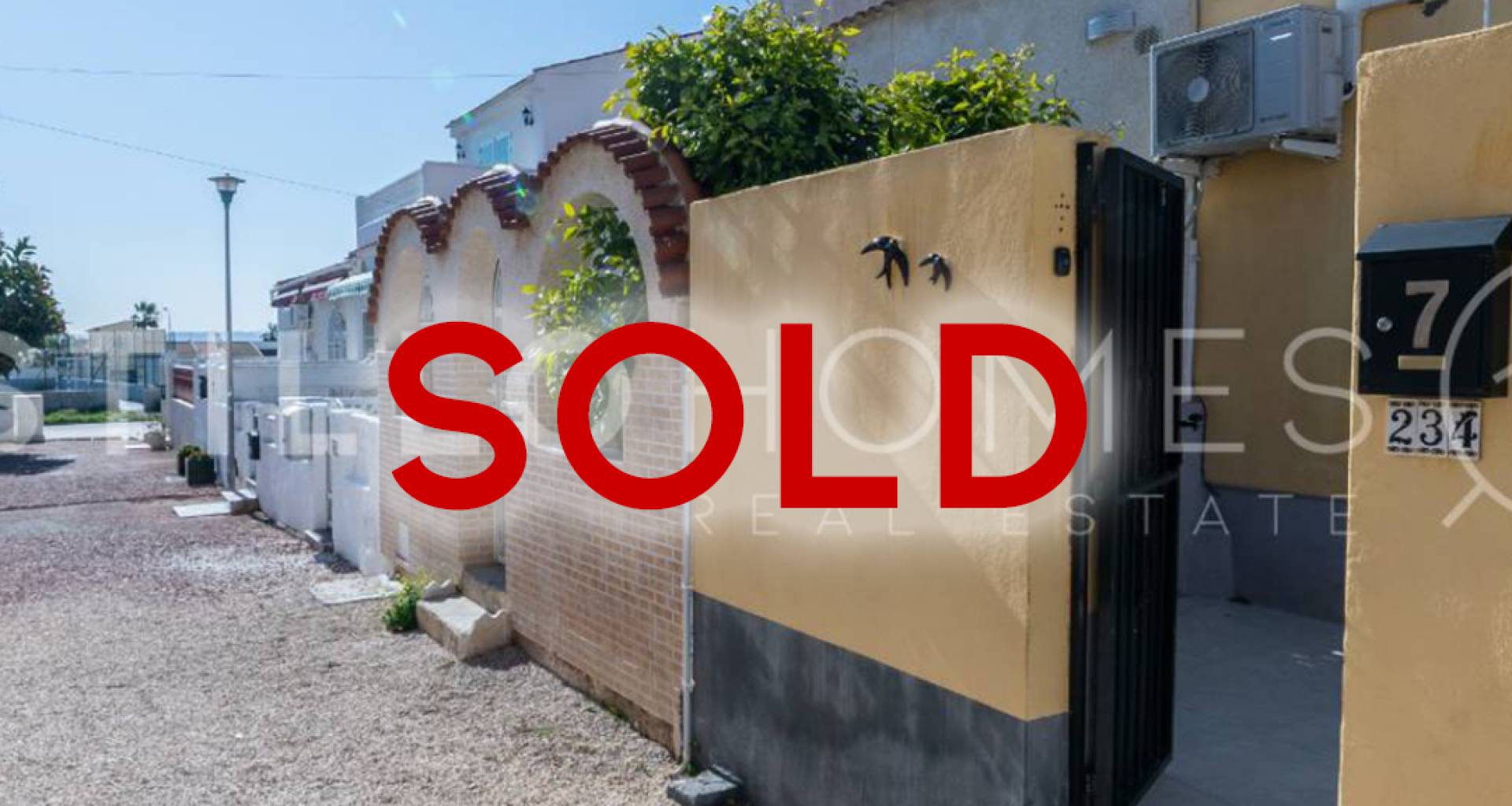 Resale - Maison jumelée - Torrevieja - La Siesta - El Salado -  Torreta