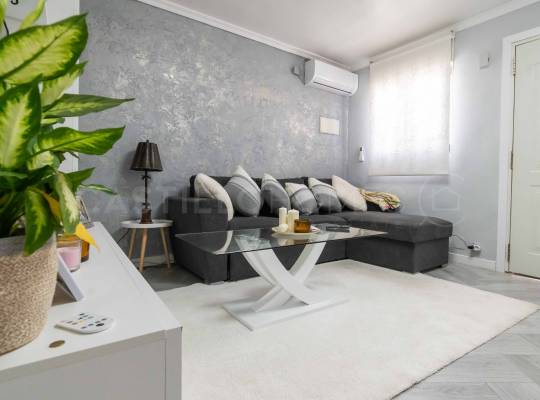 Resale - Maison jumelée - Torrevieja - La Siesta - El Salado -  Torreta