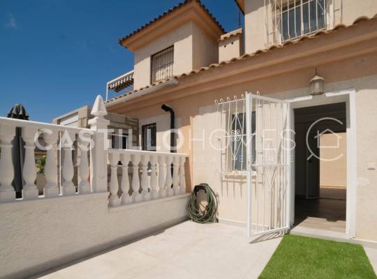 Resale - Townhouse - Ciudad Quesada