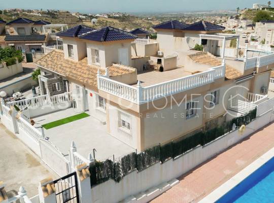 Resale - Townhouse - Ciudad Quesada