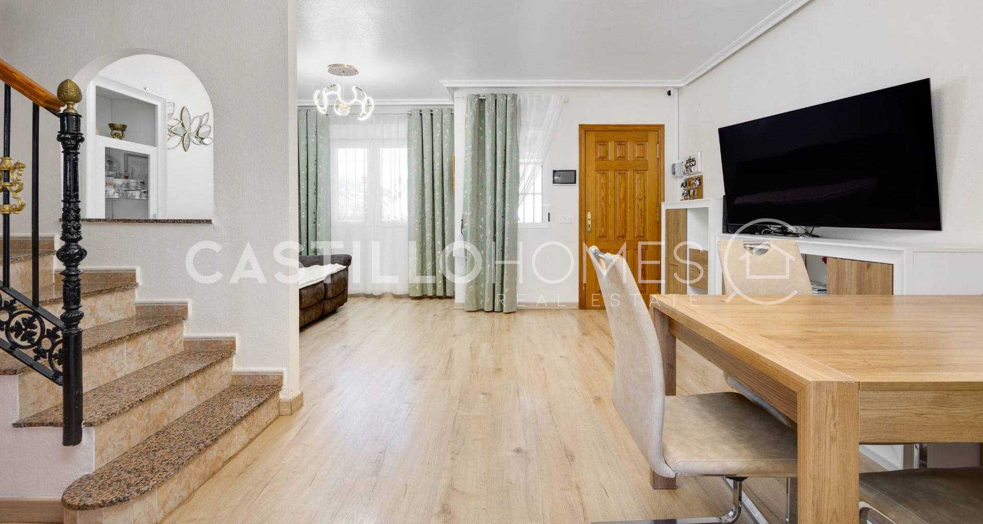 Resale - Townhouse - Torrevieja - Aguas Nuevas