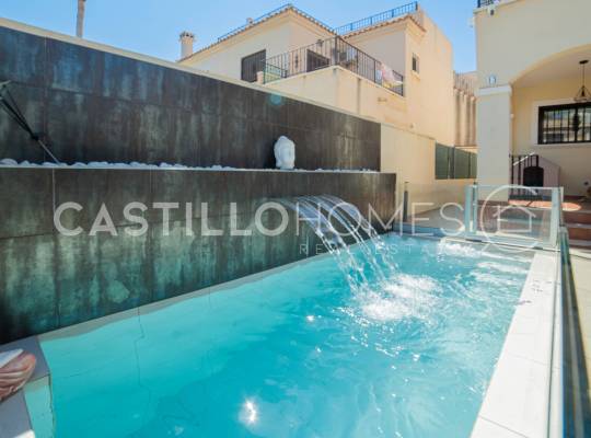 Resale - Townhouse - Torrevieja - Aguas Nuevas