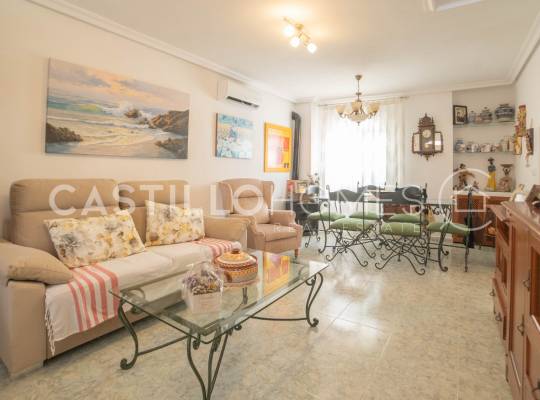 Resale - Townhouse - Torrevieja - Aguas Nuevas