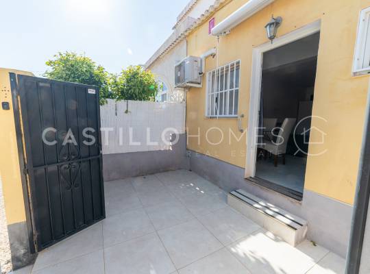 Resale - Townhouse - Torrevieja - La Siesta - El Salado -  Torreta