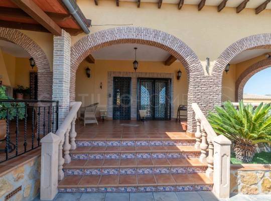 Resale - Villa - Bigastro