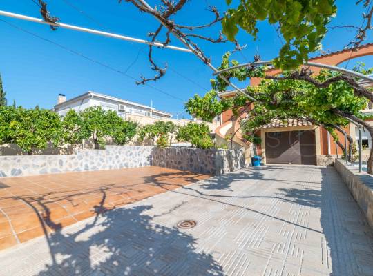 Resale - Villa - Los balcones