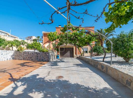 Resale - Villa - Los balcones