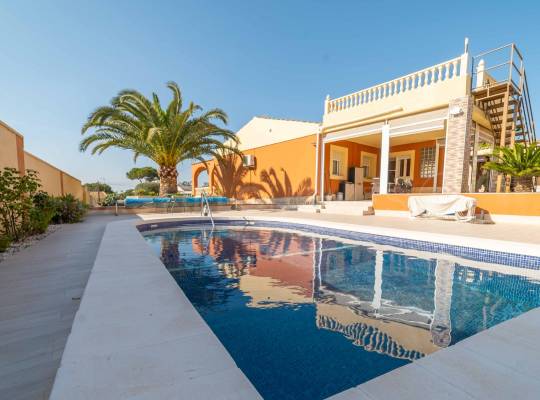 Resale - Villa - Los balcones