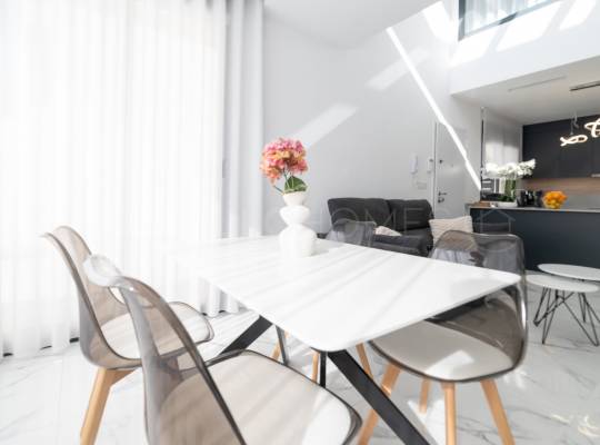 Resale - Villa - Los Montesinos - La Herrada