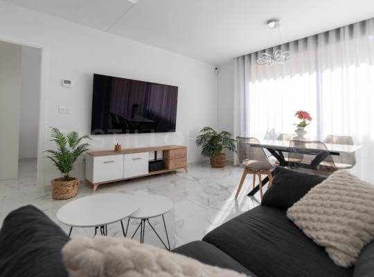 Resale - Villa - Los Montesinos - La Herrada