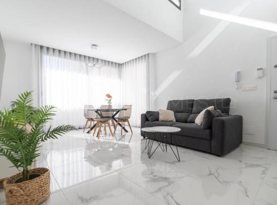 Resale - Villa - Los Montesinos - La Herrada