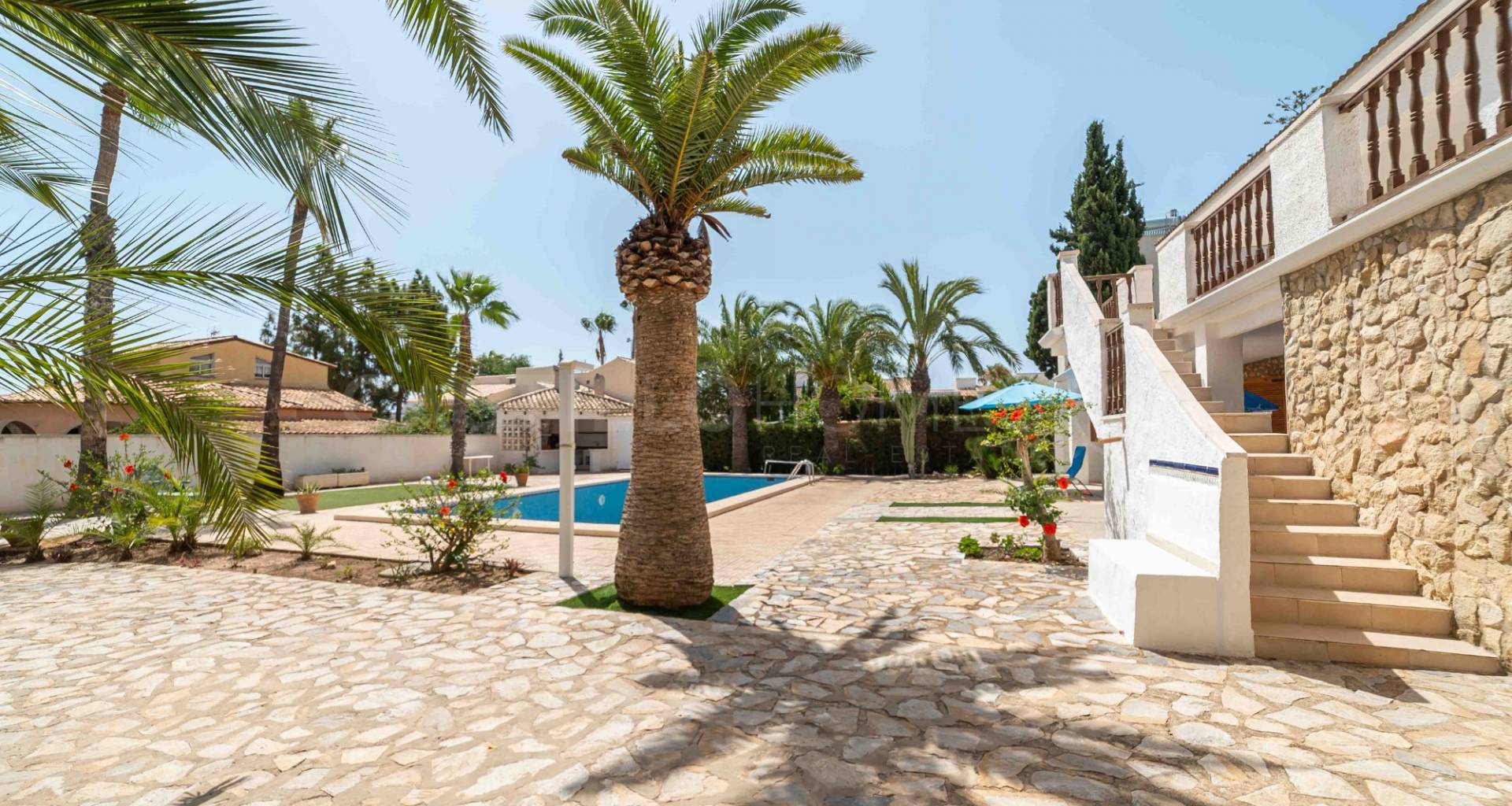 Resale - Villa - Orihuela Costa - Cabo roig - La Zenia