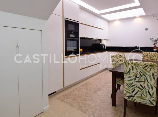 Resale - Villa - Orihuela Costa - La Florida