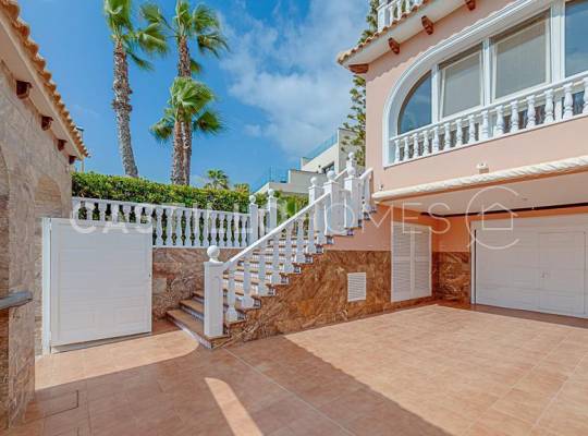 Resale - Villa - Orihuela Costa - La Zenia